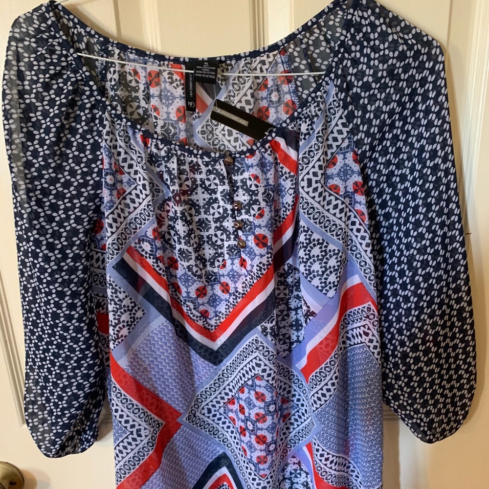 Ladies 3/4 sleeve blouse